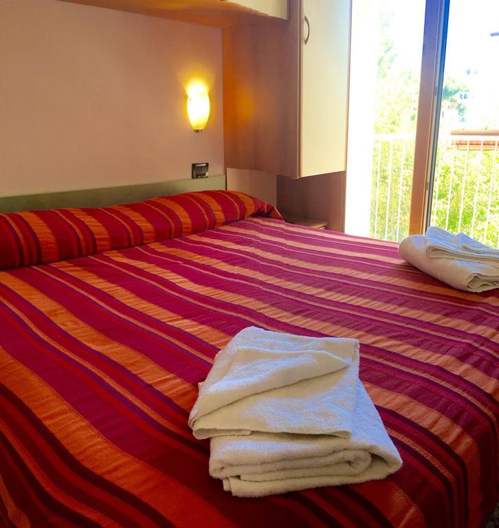 Hotel Mehari Riccione Rum bild